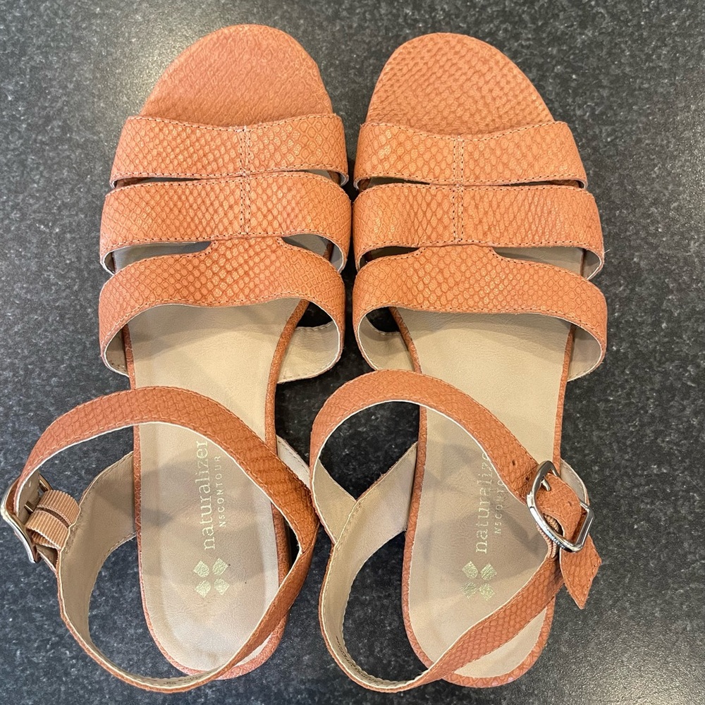 Naturalizer N5 Contour size 11 Sandals - No wear — tan/orange
